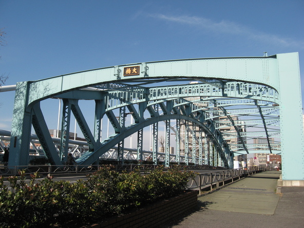 千住大橋の様子(画像提供:うげい / PIXTA)