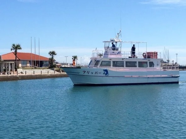 クルーズは予約制で、空席がある場合は当日の乗船も可能です