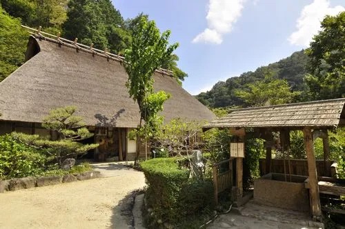 かつての農家の暮らしを再現した「三州足助屋敷」