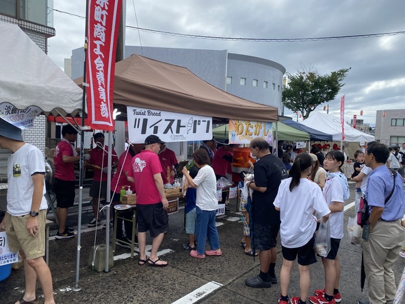 市内事業者や団体による出店がずらり!