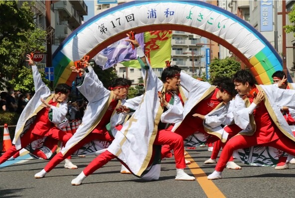 熱気あふれる踊りに感動!