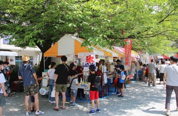 弁天公園には、地元のグルメを堪能できる「うまいものパーク」が出現!