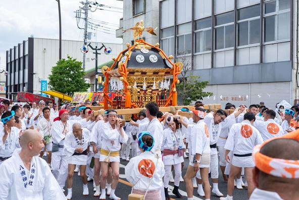 イキイキとした担ぎ手たちの表情に元気をもらえます