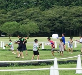 水をかけ合って遊ぶ、夏限定の爽快アクティビティを楽しみましょう