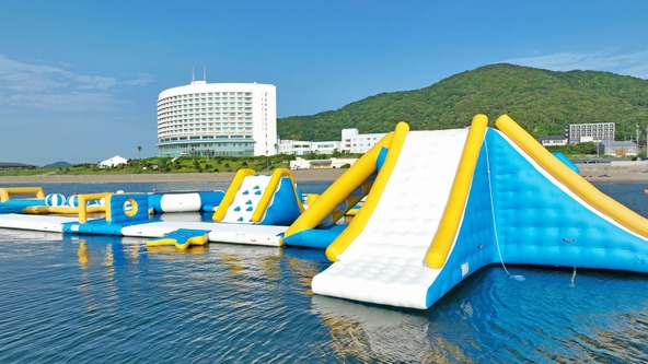 プログラムNo.48 ココナッツビーチで楽しむ、海上ウォーターパーク