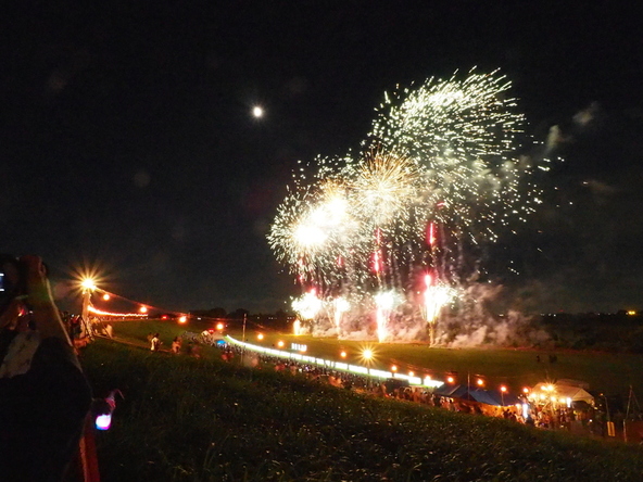 4000発の花火が織りなす夏の夜の祭典
