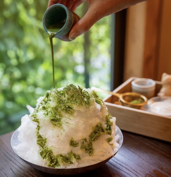 京都府産宇治抹茶、北海道産小豆、沖縄県産黒糖蜜を使用 した「氷あそび 宇治抹茶」