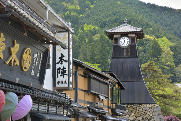 明治生まれの時計台「辰鼓楼」は出石のシンボル(画像提供:ふくいのりすけ / PIXTA)