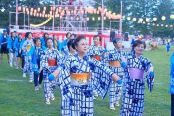 DJタイムや千葉敬愛高校ダンス部によるダンスステージなど新しい風も吹きこみ、一体となってふるさとまつりを盛り上げます(画像提供:四街道市役所)