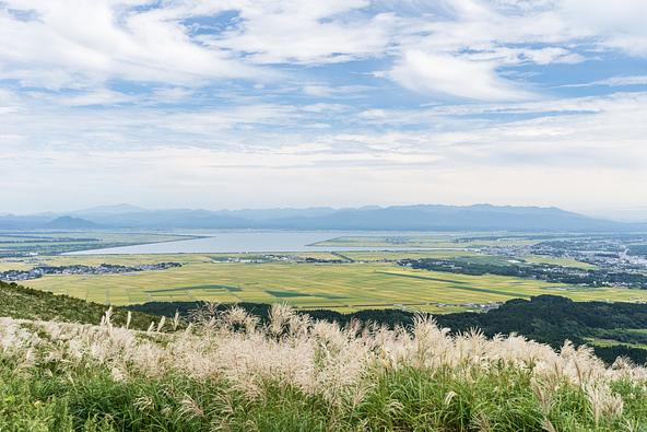 寒風山から大潟村を一望(画像提供:yutasyo / photoAC)