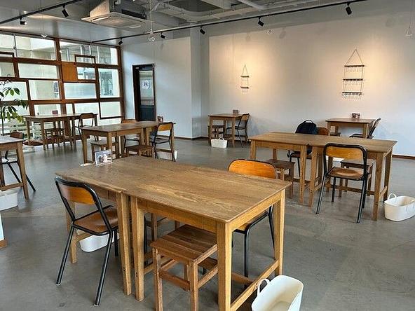 廃校になった中学校の校舎を活用した「kasamarron cafe」