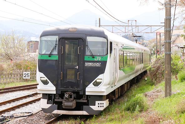 東京都心から「中之条駅」までは特急「草津・四万」の利用が便利(画像提供:c6210 / PIXTA)