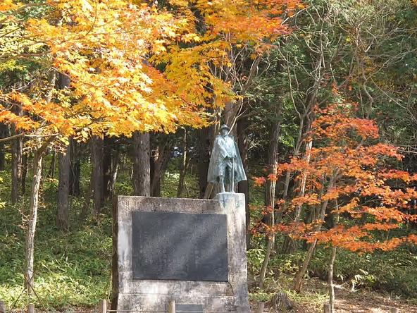 若山牧水の足跡を伝える「暮坂峠」の詩碑(画像提供:ググっとぐんま写真館)
