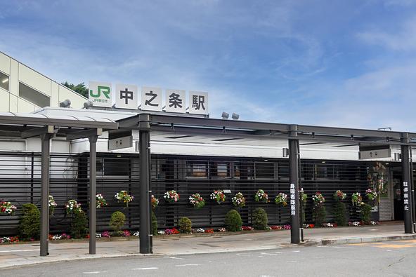 四万温泉や沢渡温泉への玄関口となるJR「中之条駅」(画像提供:K,Kara / PIXTA)