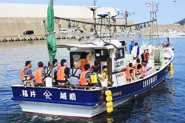 実際の漁船に乗り込む漁船乗船体験