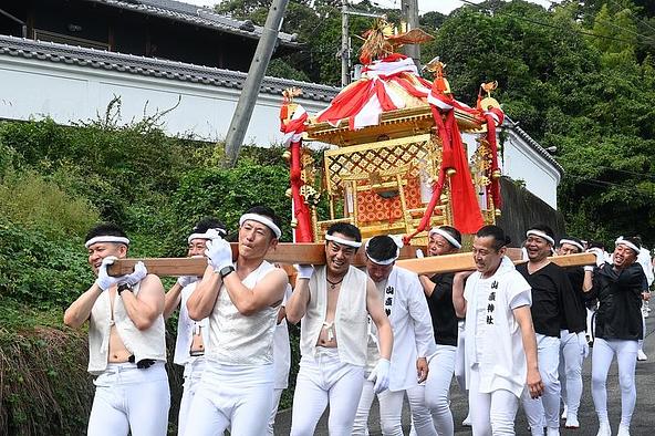 「岸和田だんじり祭」には毎年40万人もの人々が世界中から観覧に訪れます(画像提供:岸和田市)