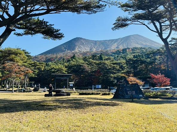 高千穂河原から望む高千穂峰