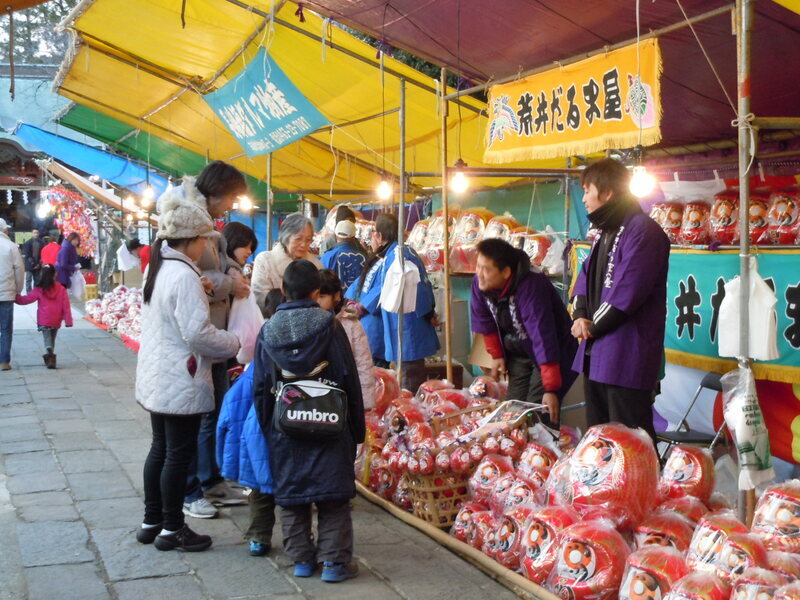 【2025-2026】神奈川県の「だるま市」おすすめ6選|見どころ&日程ガイド