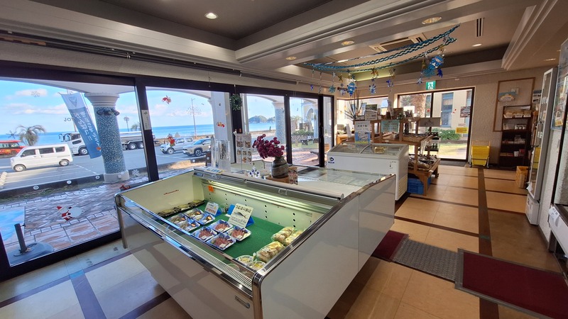 世界初DMVの停車駅!ジオラマ体験と温泉が楽しめる「道の駅宍喰温泉」<br/>