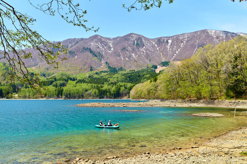 新緑と湖畔を歩こう!長野・大町市「塩の道湖畔ウォーク&フォトコンテスト」2026年5月5日開催