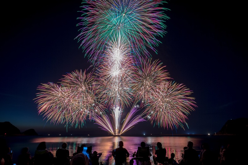【関西】7月26日・27日に楽しめる!観覧無料・予約不要の花火大会5選