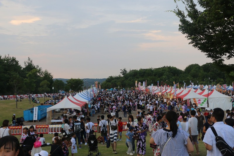 打ち上げ花火&露店がズラリ!<br/>「みっきぃ夏まつり2025」開催情報