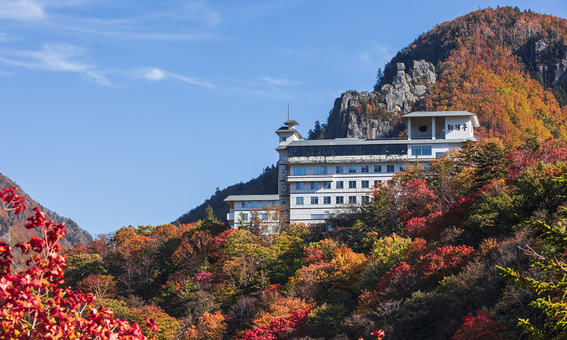 日本一早い紅葉をライトアップ!<br/>幻想的な景色を楽しむ層雲峡温泉