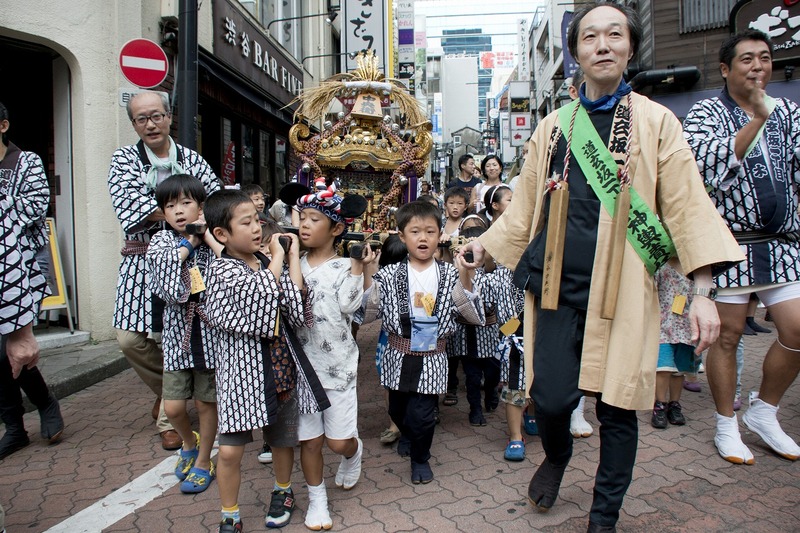 神輿が渋谷の真ん中を練り歩く!<br/>金王八幡宮例大祭2025年開催情報