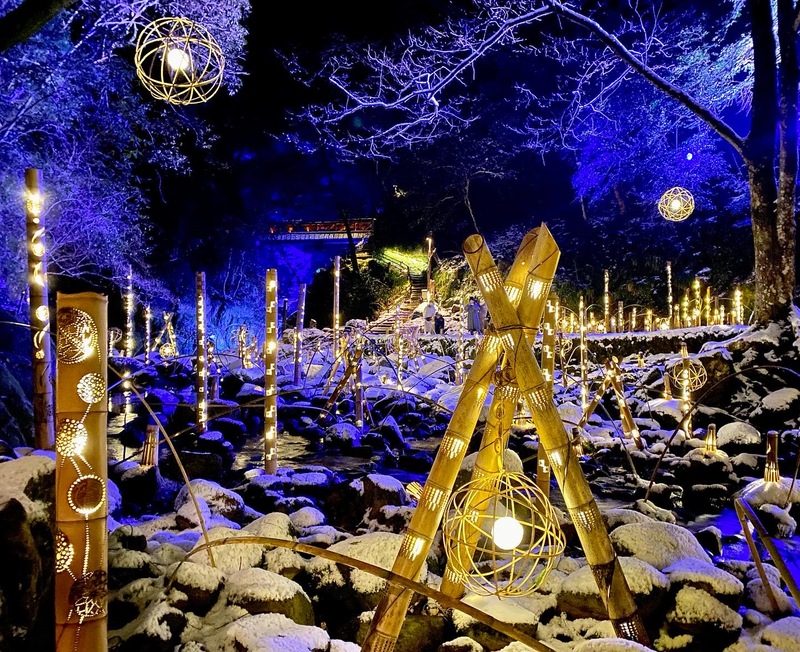 【三重・名張】赤目四十八滝の夜を優しく照らす「滝あかり」