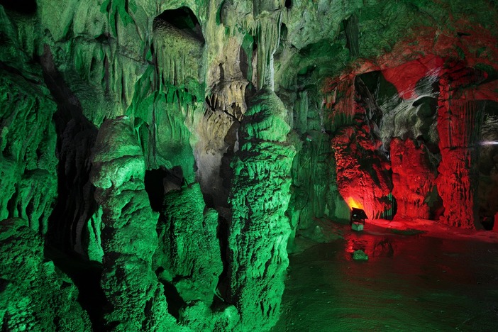 不二洞 | 関東最大級のスケールを誇る鍾乳洞 自然の神秘を親子で体感
