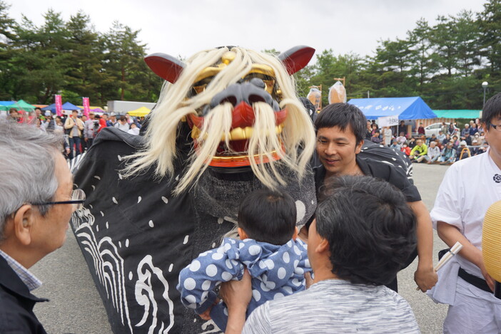 第35回ながい黒獅子まつり | 長井市内の黒獅子が大集結！ 勇壮な舞いで