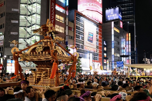 ふくろ祭り～御輿の祭典～宵御輿パレードの様子