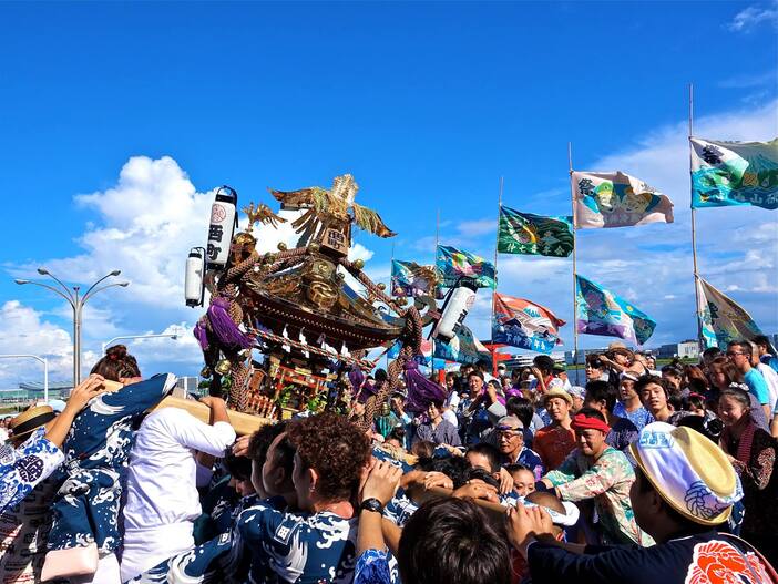 羽田神社夏季例大祭「羽田まつり」（2025年） | 昭和百年記念で6年ぶりに鳳輦巡行 神輿の担ぎ方「ヨコタ」にも注目！ | 東京都大田区 | いこーよとりっぷ