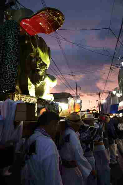 担ぎ手たちによるかけ声も魅力のひとつです