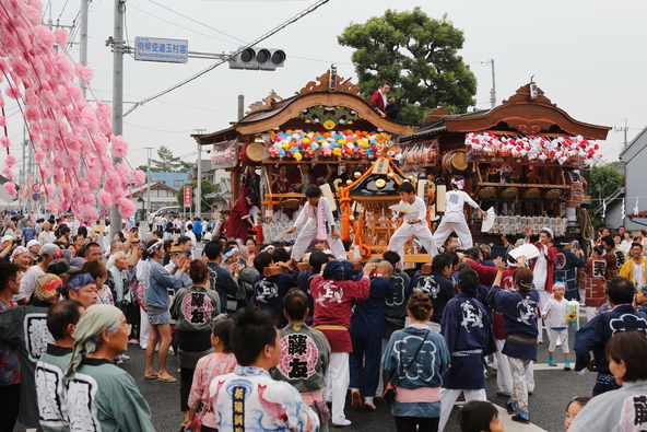 太鼓や鉦（かね）の叩き方も町内によって異なるので、注意深く聞いてみてくださいね