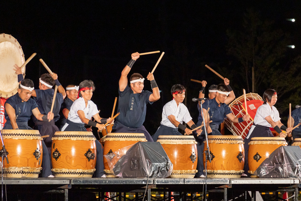 「三河陣太鼓」によるパフォーマンスの様子