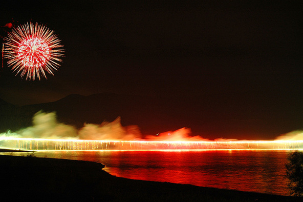 かなやま湖の夏を楽しむイベントと花火大会（写真提供：NPO法人南富良野まちづくり観光協会）