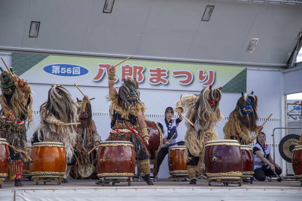 なまはげ太鼓の披露の様子。ダイナミックな演奏に感動！
