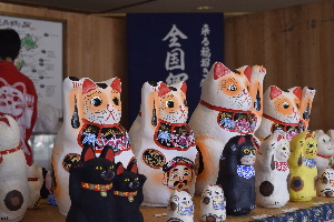 全国から個性あふれる招き猫が集まります