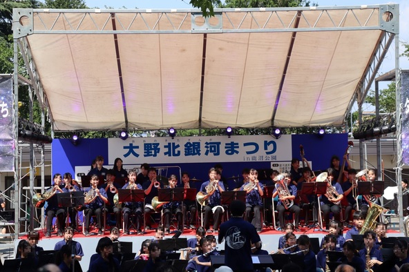 例年のステージイベントの開催の様子。家族みんなで楽しめるプログラムが盛りだくさん！