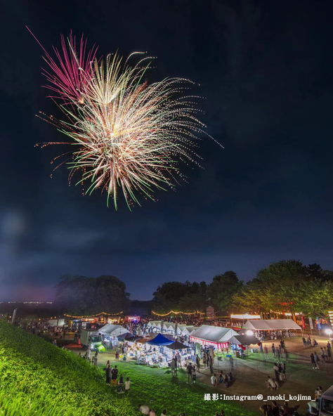 暗闇を照らす大輪の花火で夏を満喫しましょう！