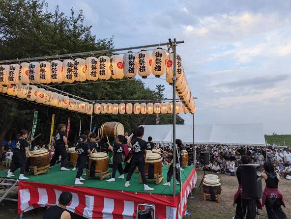 迫力あふれる演奏が魅力の「奥風太鼓」の様子