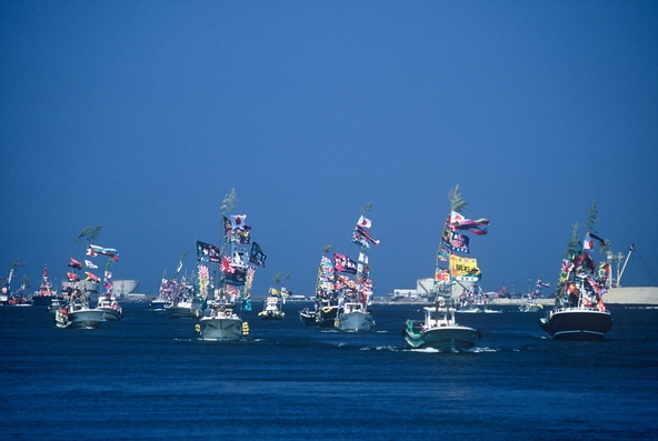 煌びやかな船の装飾は圧巻！(C)新潟観光コンベンション協会