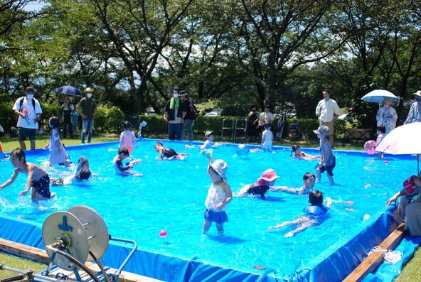 ちゃぷちゃぷプール。冷たくて気持ちいい！