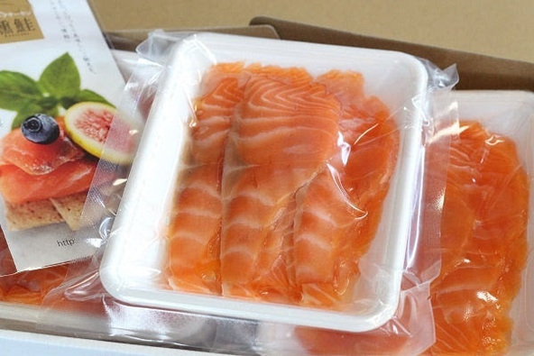 讃岐スモークサーモン　　燻鮭 (スライス3パック)
