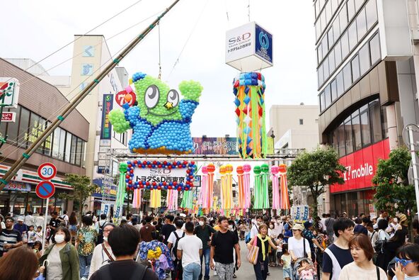 市公式キャラクター「たっけー☆☆」の七夕飾り