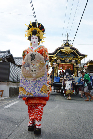 8月17日13:30から赤坂紅里交差点より関川一の橋へ向けて出発