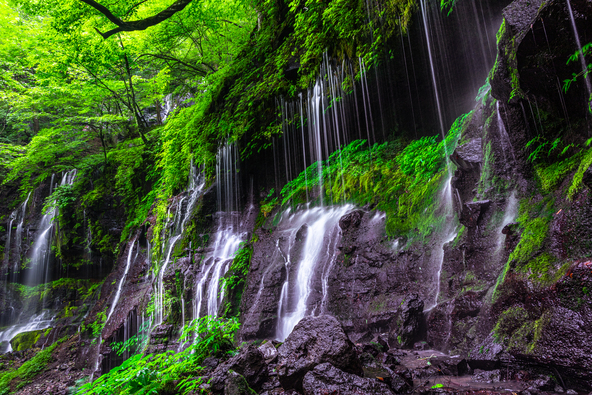 素簾の滝（画像提供：鬼太鼓 / PIXTA）