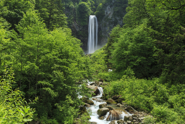 平湯大滝（画像提供：オフィスK / PIXTA）