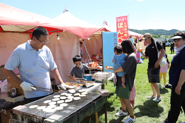 9月6日（土）の13～17時には浅草・仲見世の老舗「壱番屋」手焼きせんべい実演・限定無料配布も行われます